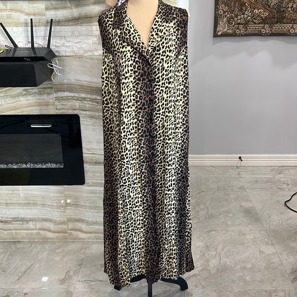 Women’s Leopard Print Maxi Dress. Size 2XL